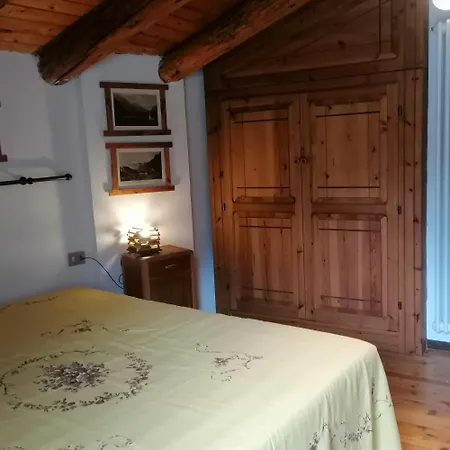 Casetta In Val Di Nyaraló