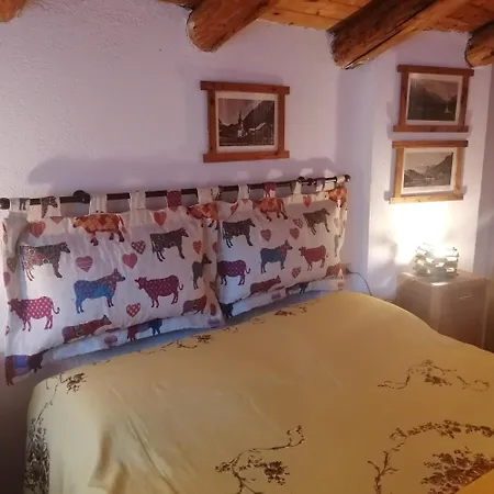 Casetta In Val Di Nyaraló